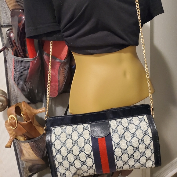 ****SOLD*****Authentic Navy Gucci - Picture 8 of 15